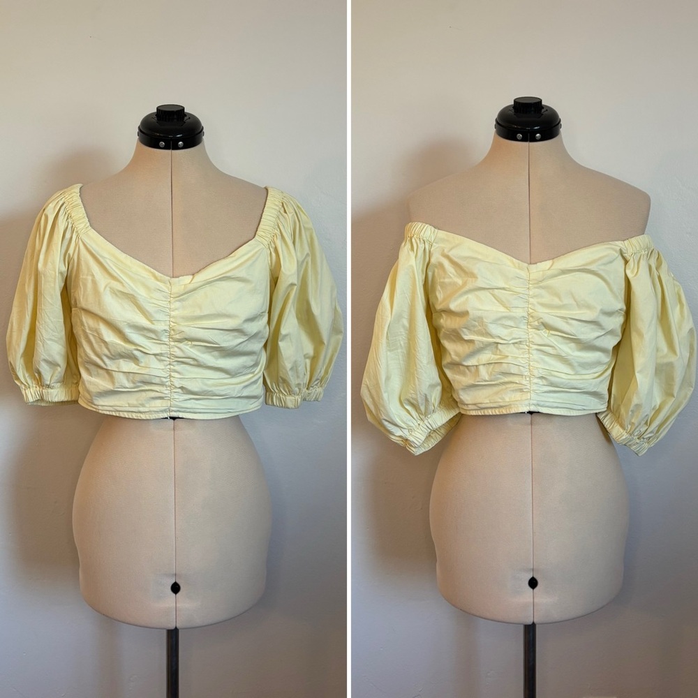 Abercrombie & Fitch Pale Yellow Puff-Sleeve On or Off Shoulder Ruched Crop Top M